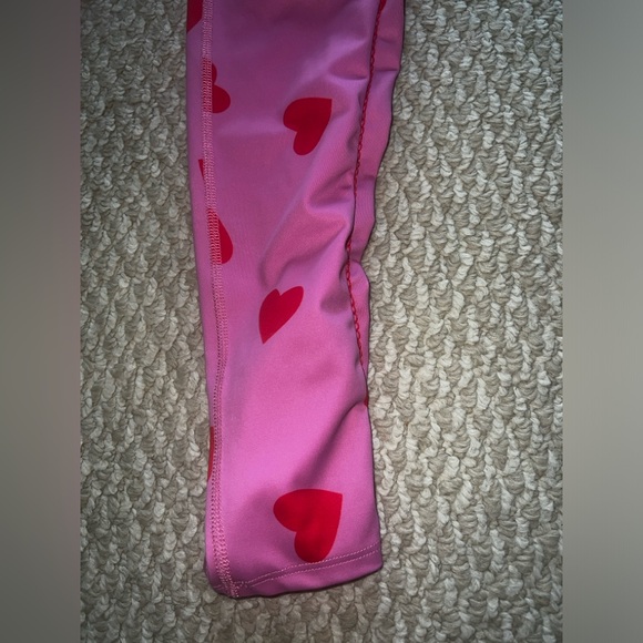 BEACH RIOT Kat leggings Valentine Hearts SIZE: SMALL - Picture 10 of 16